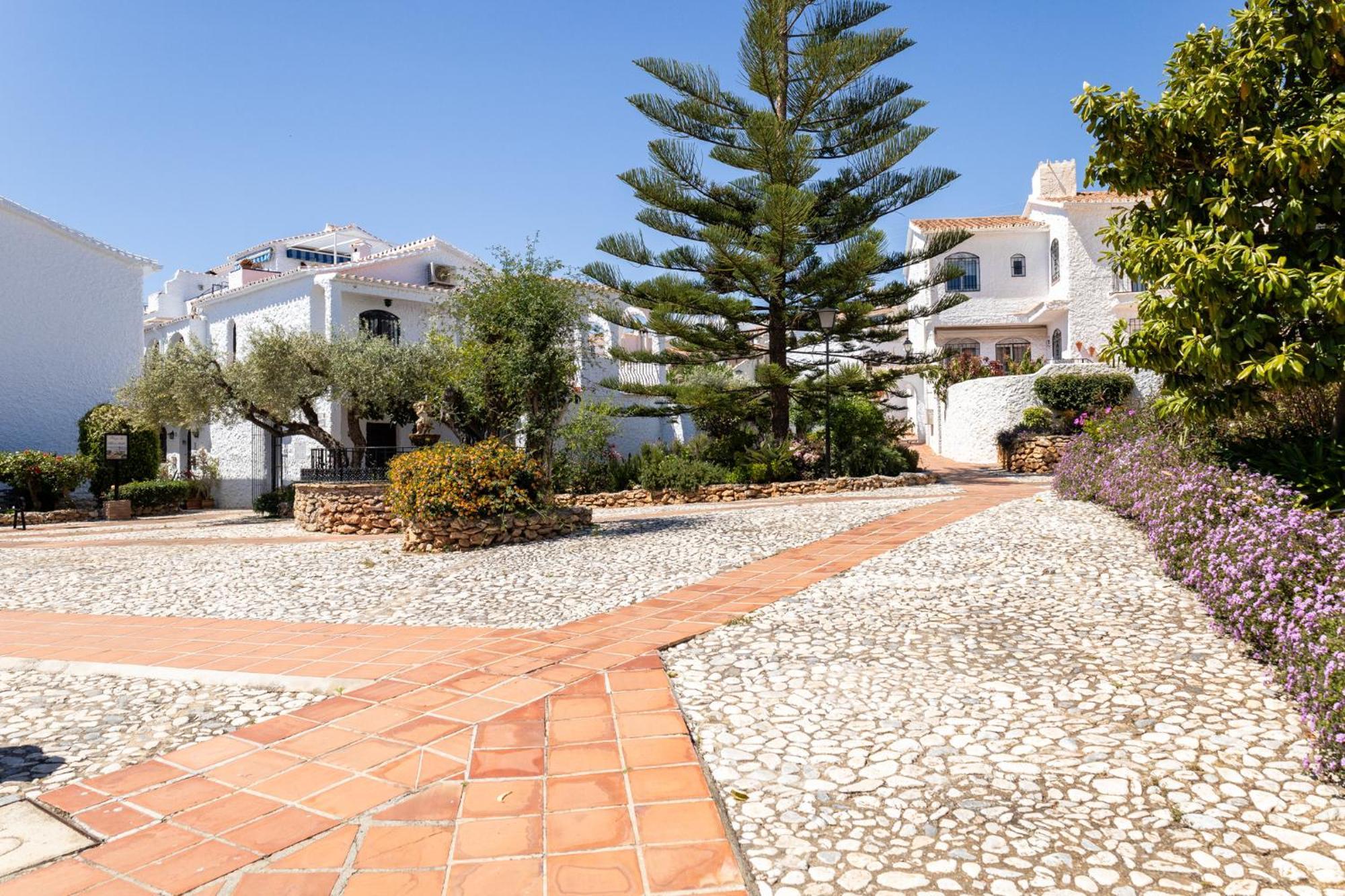 Capistrano Village, 1 Bedroom + Free Wi-Fi Nerja Zewnętrze zdjęcie